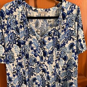 Carolyn Taylor White and Blue Floral Short Sleeve Blouse